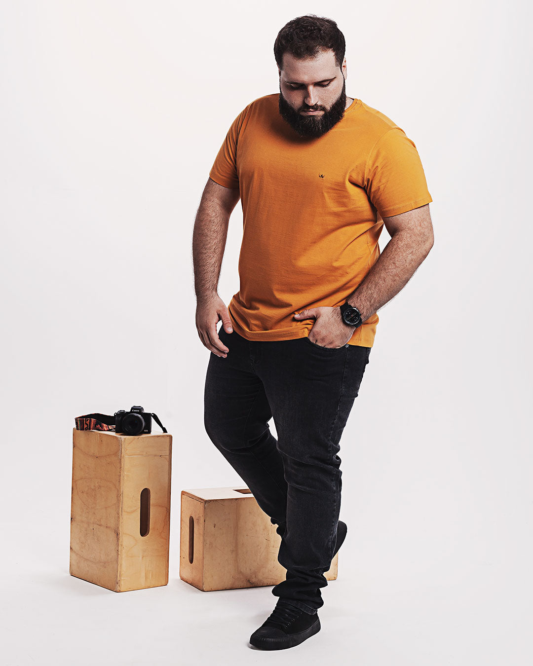 Camiseta Algodão 301 Preta Ezutus Compre roupas estilosas na Amorope, site seguro, frete grátis e parcelamento sem juros. Moda feminina e masculina num só lugar.