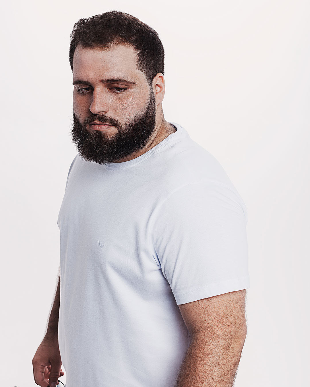 Camiseta Algodão 301 Branca Ezutus Compre roupas estilosas na Amorope, site seguro, frete grátis e parcelamento sem juros. Moda feminina e masculina num só lugar.