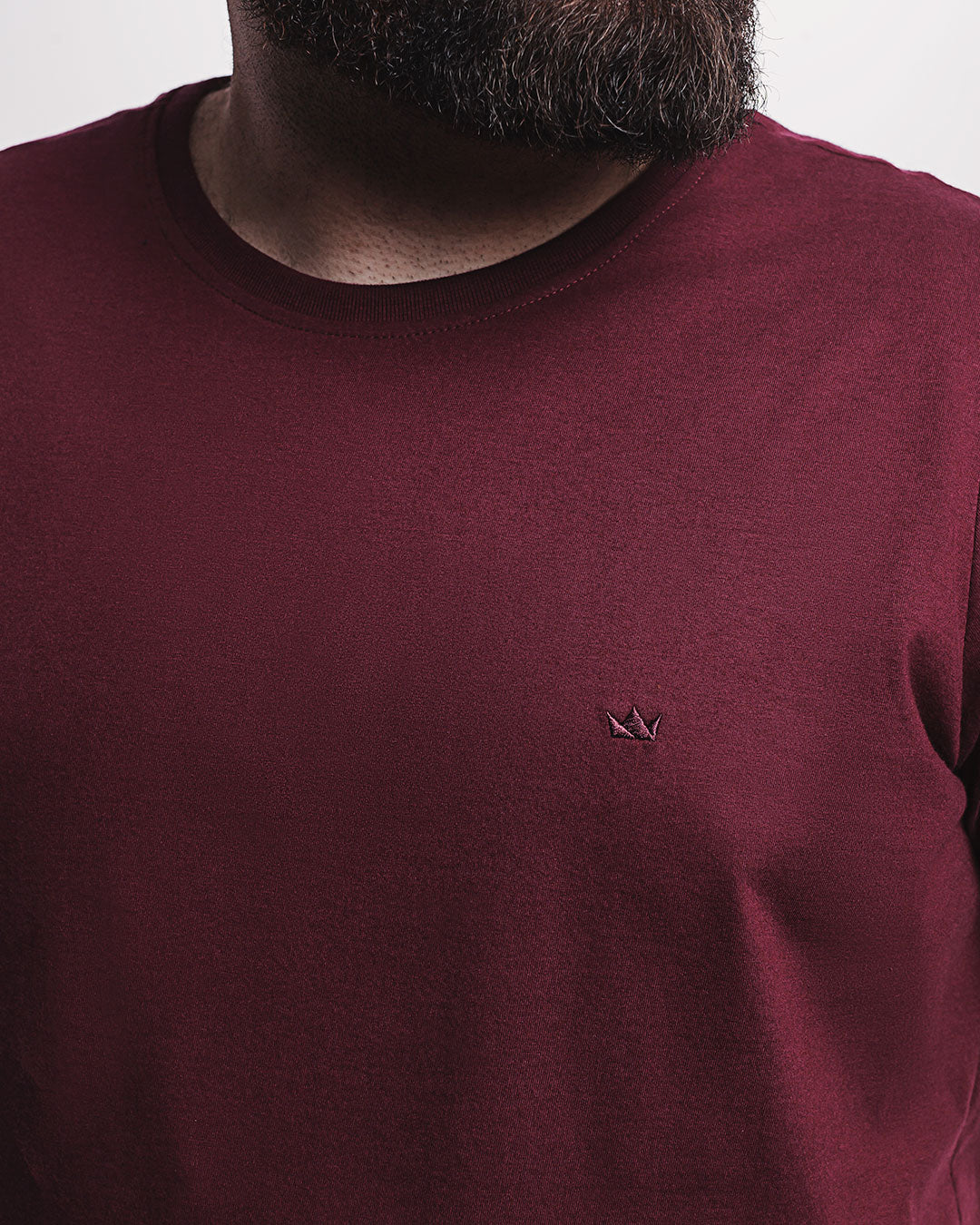 Camiseta Algodão 301 Vinho Bordô Ezutus Compre roupas estilosas na Amorope, site seguro, frete grátis e parcelamento sem juros. Moda feminina e masculina num só lugar.