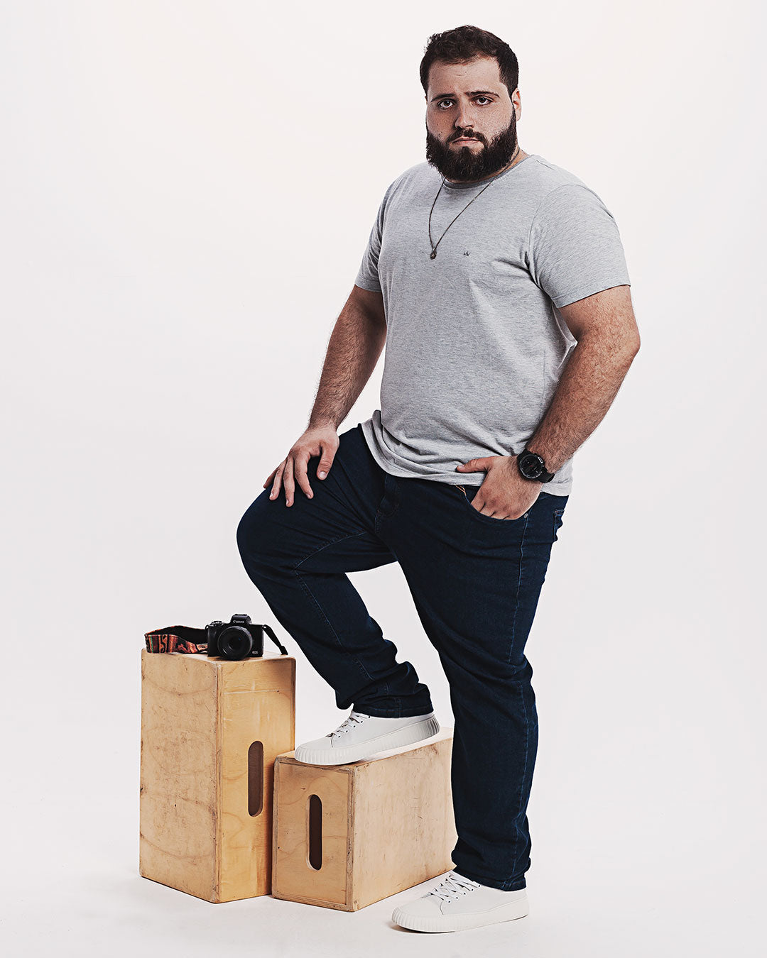 Camiseta Algodão 301 Cinza Mescla Ezutus Compre roupas estilosas na Amorope, site seguro, frete grátis e parcelamento sem juros. Moda feminina e masculina num só lugar.