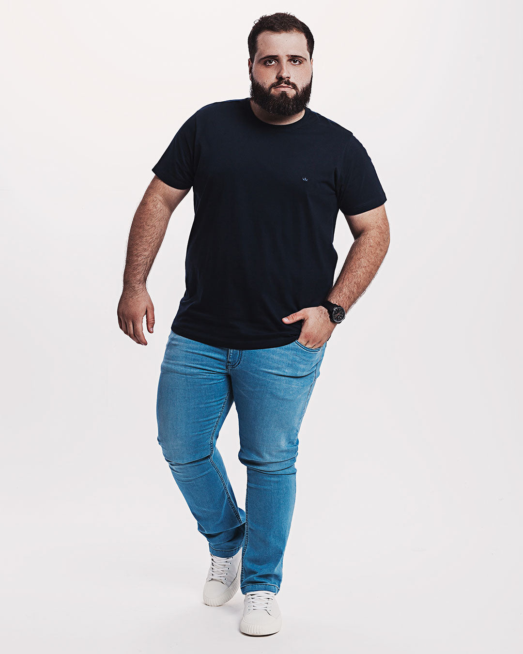 Camiseta Algodão 301 Preta Ezutus Compre roupas estilosas na Amorope, site seguro, frete grátis e parcelamento sem juros. Moda feminina e masculina num só lugar.