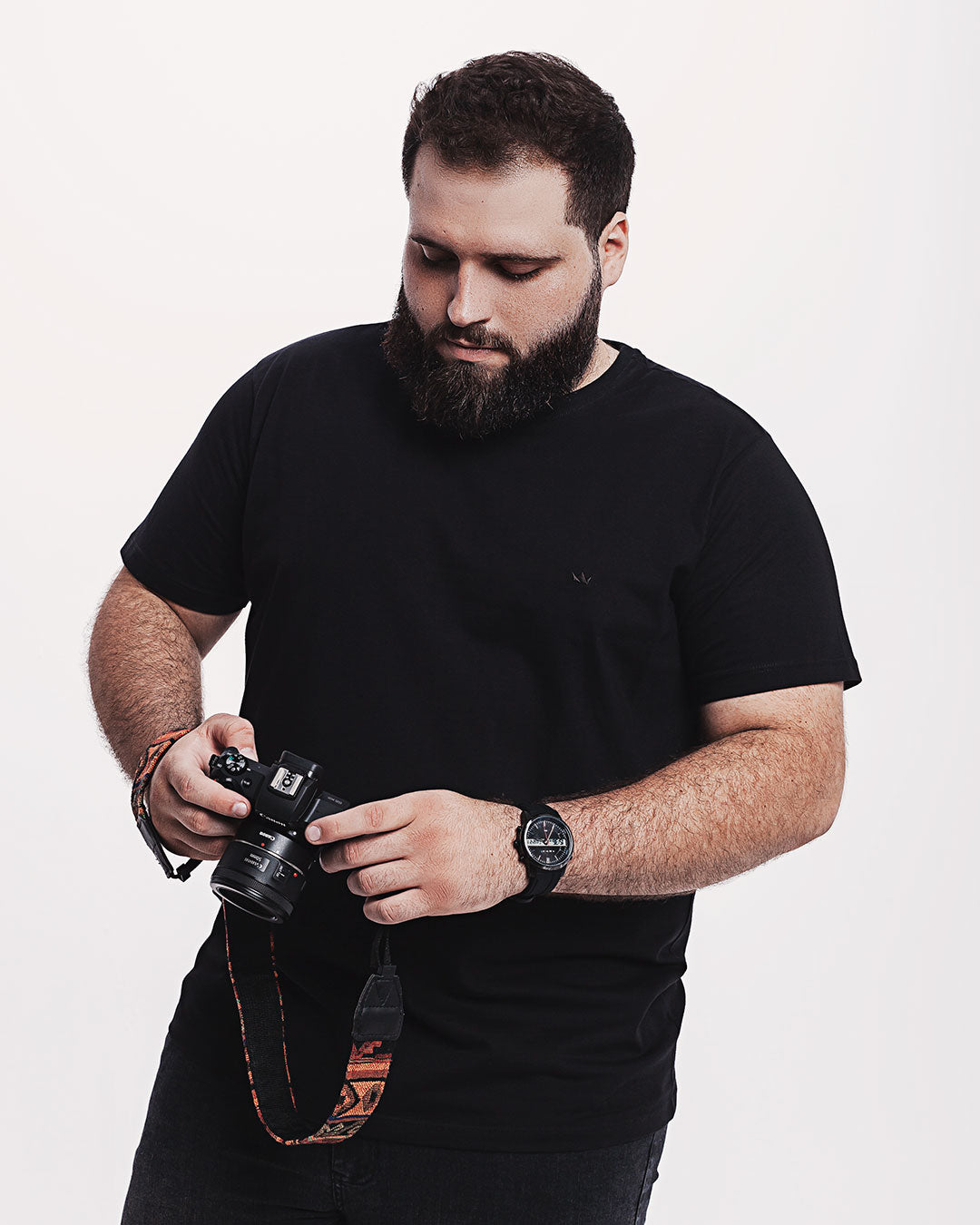 Camiseta Algodão 301 Preta Ezutus Compre roupas estilosas na Amorope, site seguro, frete grátis e parcelamento sem juros. Moda feminina e masculina num só lugar.