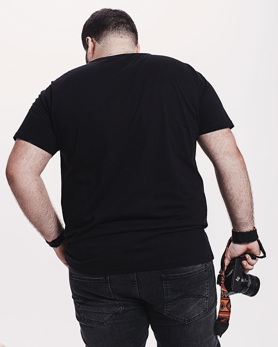 Camiseta Algodão 301 Preta Ezutus Compre roupas estilosas na Amorope, site seguro, frete grátis e parcelamento sem juros. Moda feminina e masculina num só lugar.