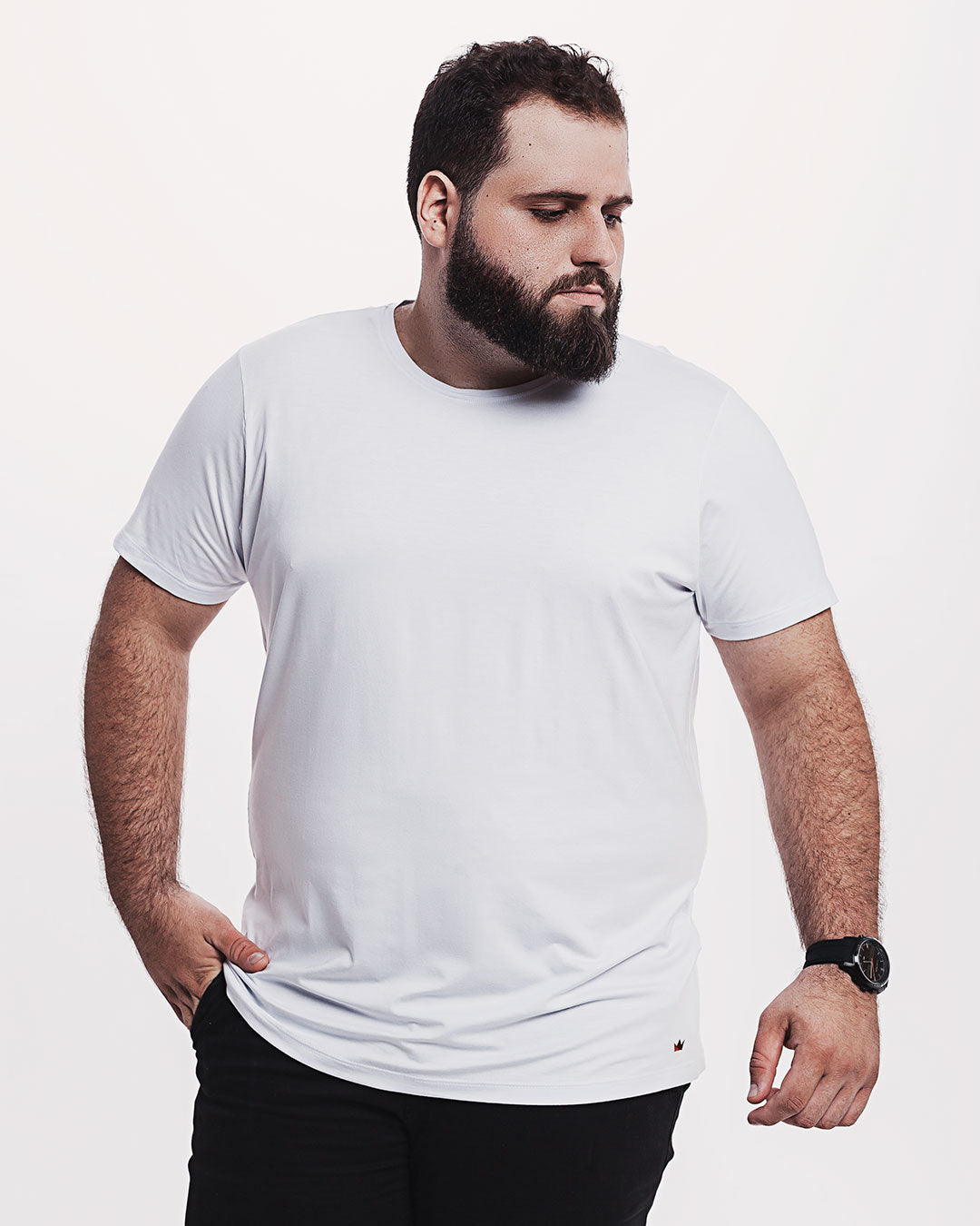 Camiseta Viscose Everyday Branca Ezutus Compre roupas estilosas na Amorope, site seguro, frete grátis e parcelamento sem juros. Moda feminina e masculina num só lugar.