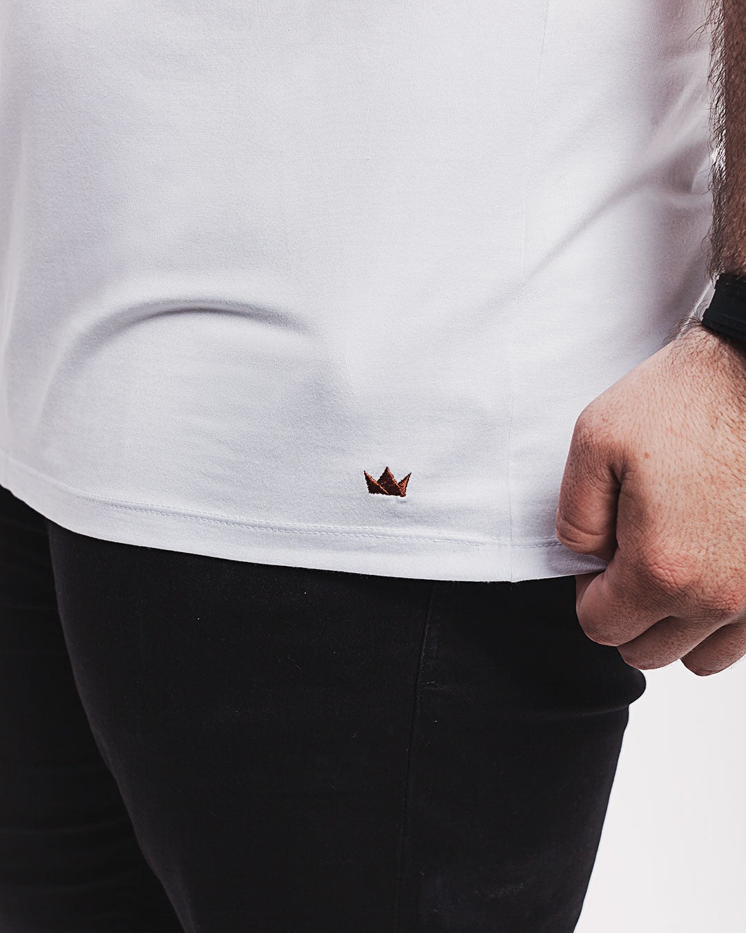 Camiseta Viscose Everyday Branca Ezutus Compre roupas estilosas na Amorope, site seguro, frete grátis e parcelamento sem juros. Moda feminina e masculina num só lugar.