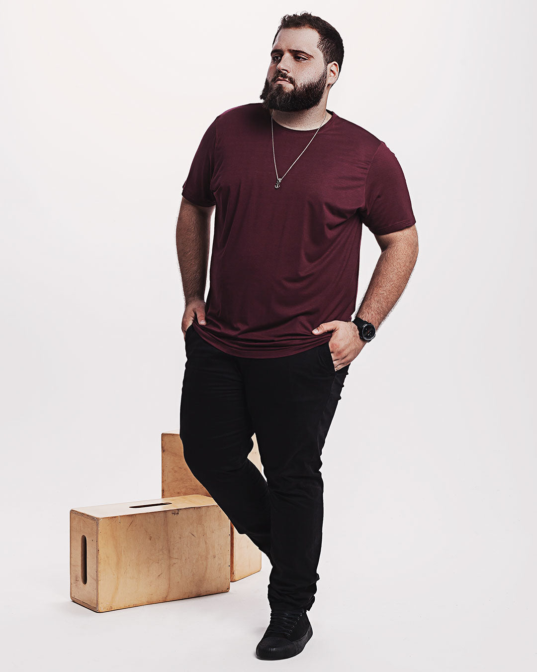 Camiseta Viscose Everyday Vinho Bordô Ezutus Compre roupas estilosas na Amorope, site seguro, frete grátis e parcelamento sem juros. Moda feminina e masculina num só lugar.