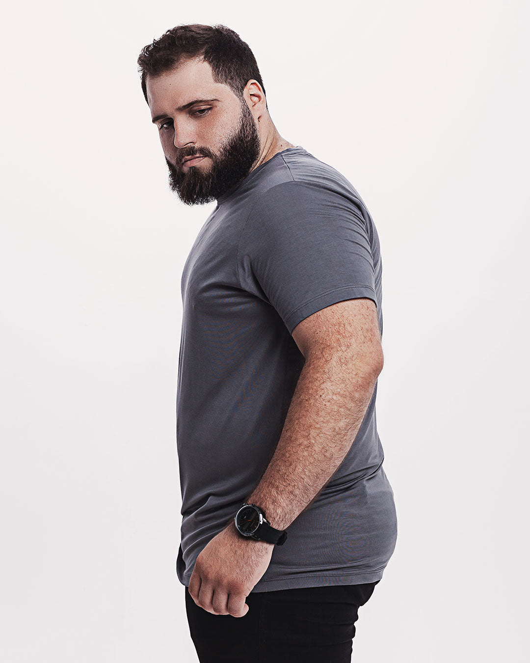 Camiseta Viscose Everyday Cinza Escura Ezutus Compre roupas estilosas na Amorope, site seguro, frete grátis e parcelamento sem juros. Moda feminina e masculina num só lugar.