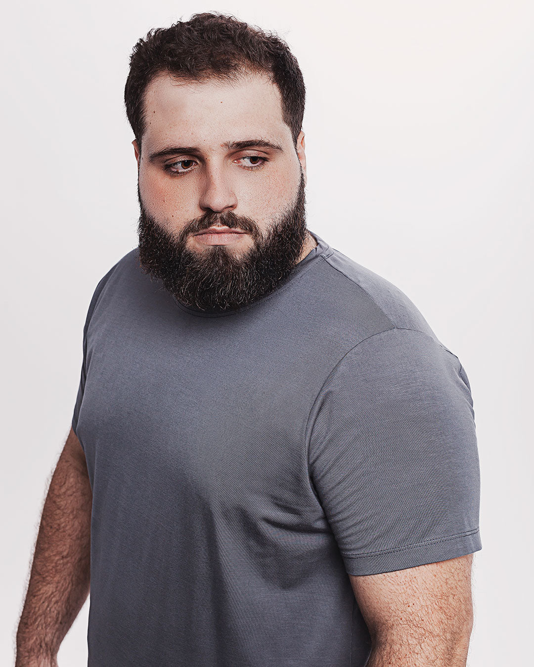 Camiseta Viscose Everyday Cinza Escura Ezutus Compre roupas estilosas na Amorope, site seguro, frete grátis e parcelamento sem juros. Moda feminina e masculina num só lugar.