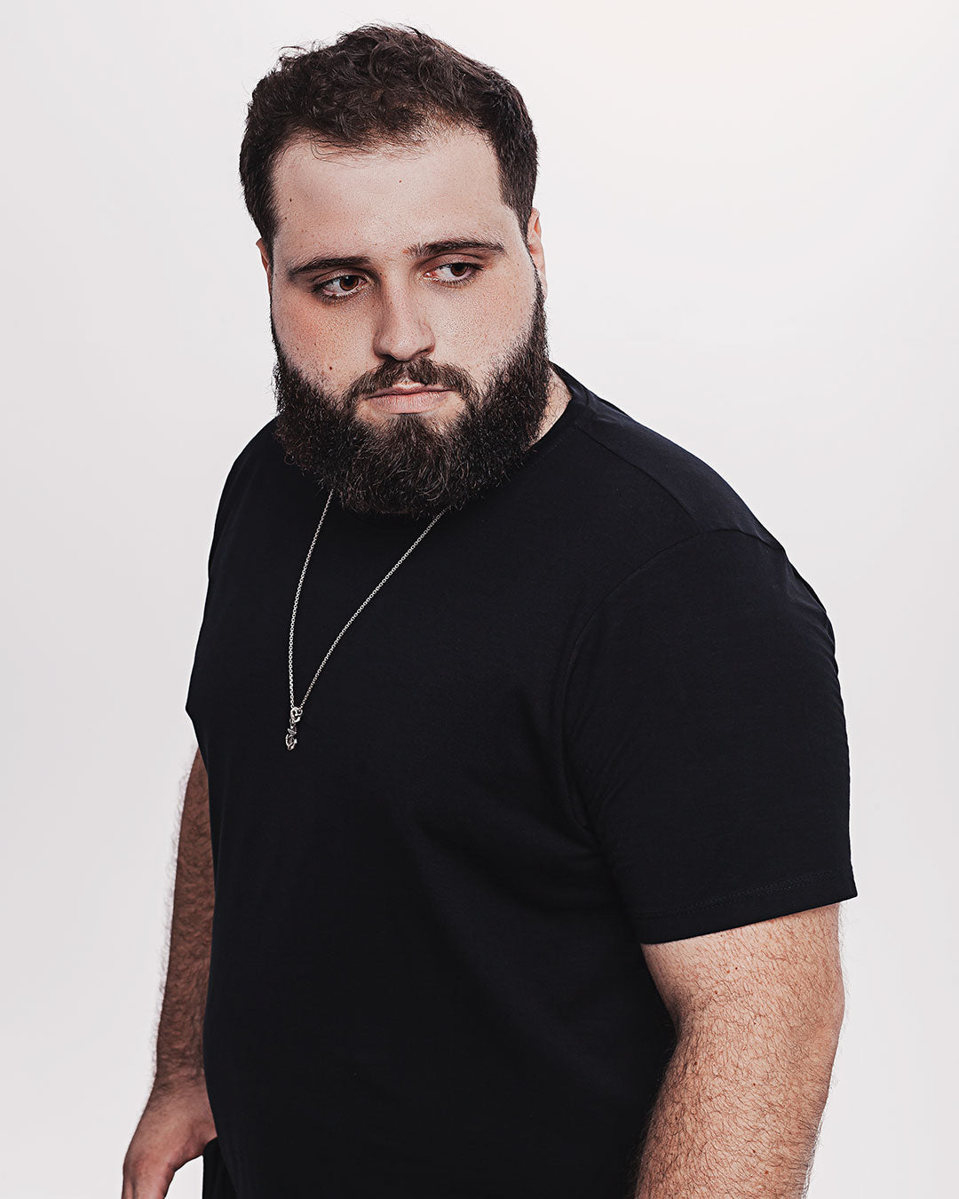 Camiseta Viscose Everyday Preta Ezutus Compre roupas estilosas na Amorope, site seguro, frete grátis e parcelamento sem juros. Moda feminina e masculina num só lugar.
