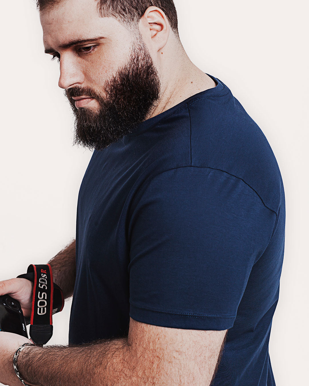 Camiseta Algodão Pima Azul Marinho Ezutus Compre roupas estilosas na Amorope, site seguro, frete grátis e parcelamento sem juros. Moda feminina e masculina num só lugar.