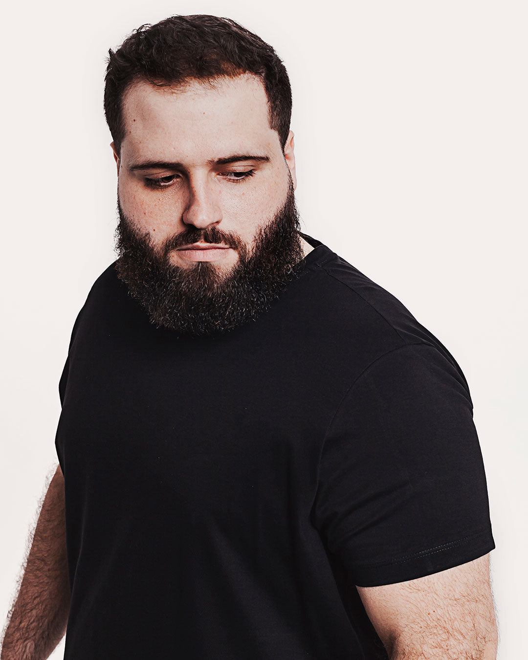 Camiseta Algodão Pima Preta Ezutus Compre roupas estilosas na Amorope, site seguro, frete grátis e parcelamento sem juros. Moda feminina e masculina num só lugar.