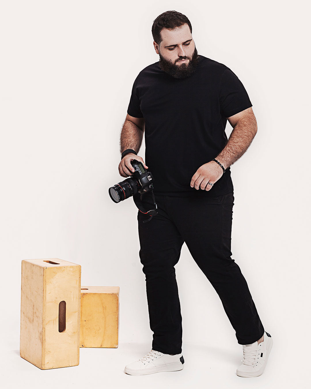 Camiseta Algodão Pima Preta Ezutus Compre roupas estilosas na Amorope, site seguro, frete grátis e parcelamento sem juros. Moda feminina e masculina num só lugar.