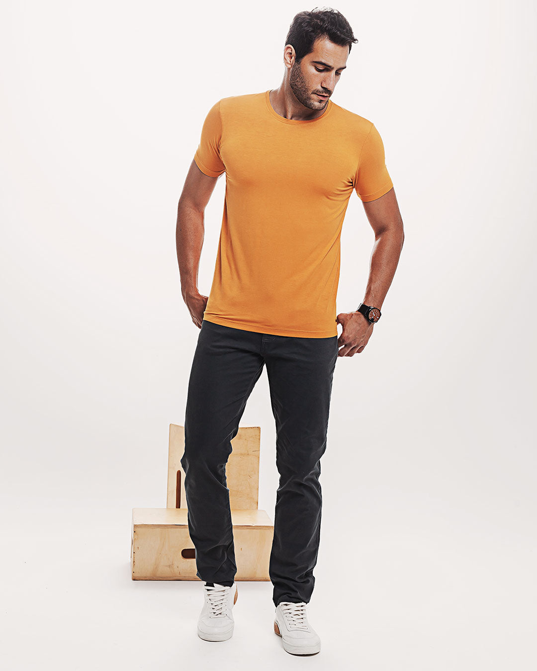 Camiseta Viscose Everyday Amarela Ezutus Compre roupas estilosas na Amorope, site seguro, frete grátis e parcelamento sem juros. Moda feminina e masculina num só lugar.